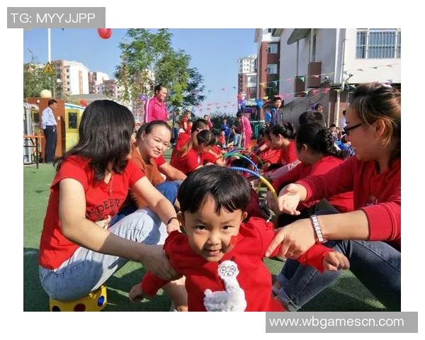 足球明星们的亲子时光:陪伴孩子成长的快乐瞬间与温馨回忆 足球明星们的亲子时光:陪伴孩子成长的快乐瞬间与温馨回忆