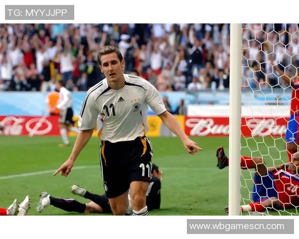 德国队足球传奇克洛泽的辉煌职业生涯与不朽进球瞬间回顾 德国队足球传奇克洛泽的辉煌职业生涯与不朽进球瞬间回顾